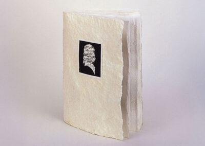 Plasztikák és művészkönyvek