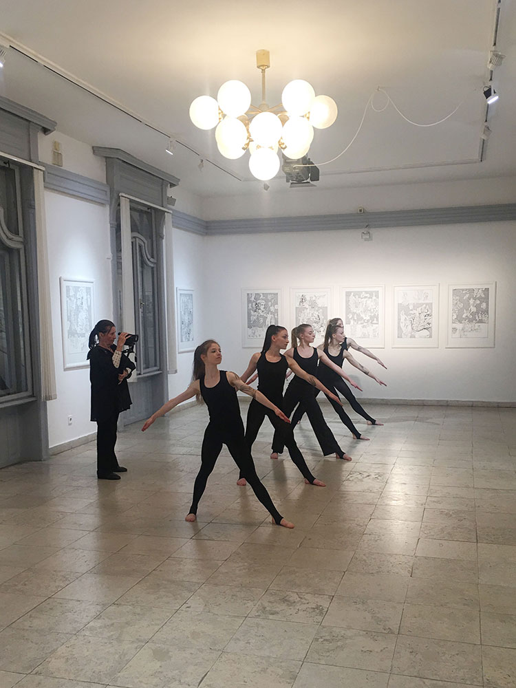 Bálványok bukása kiállítás