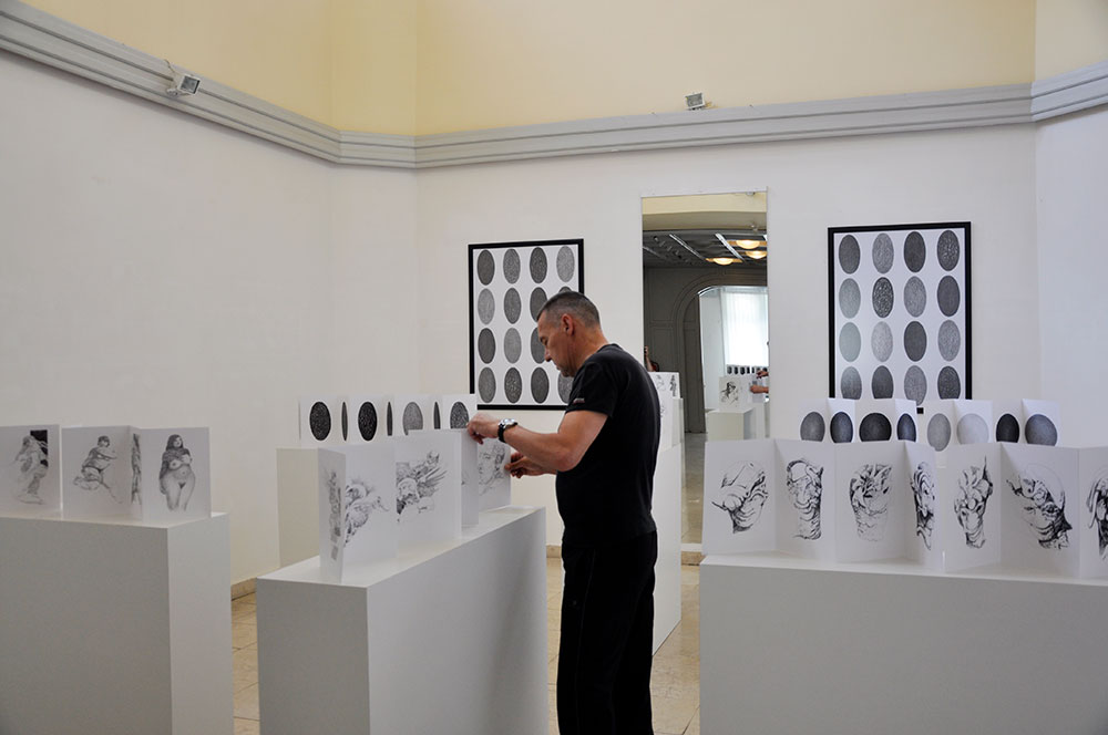 Leporelló kiállítás