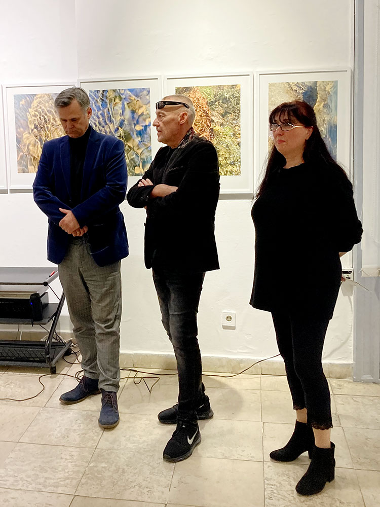 Végtelen színjáték kiállítás