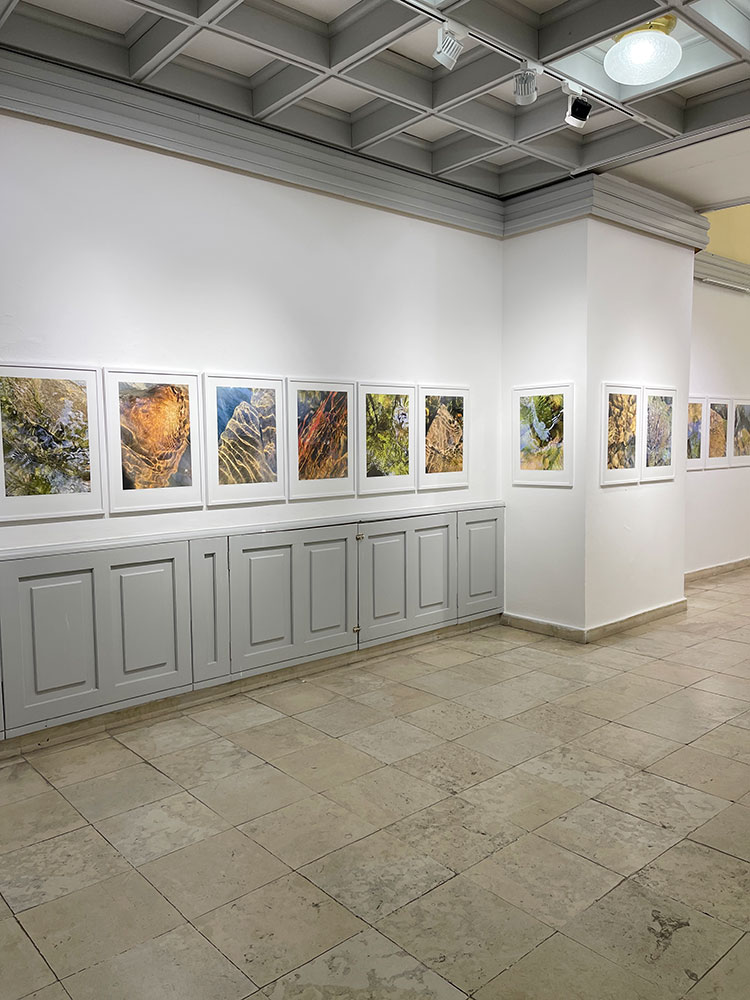 Végtelen színjáték kiállítás