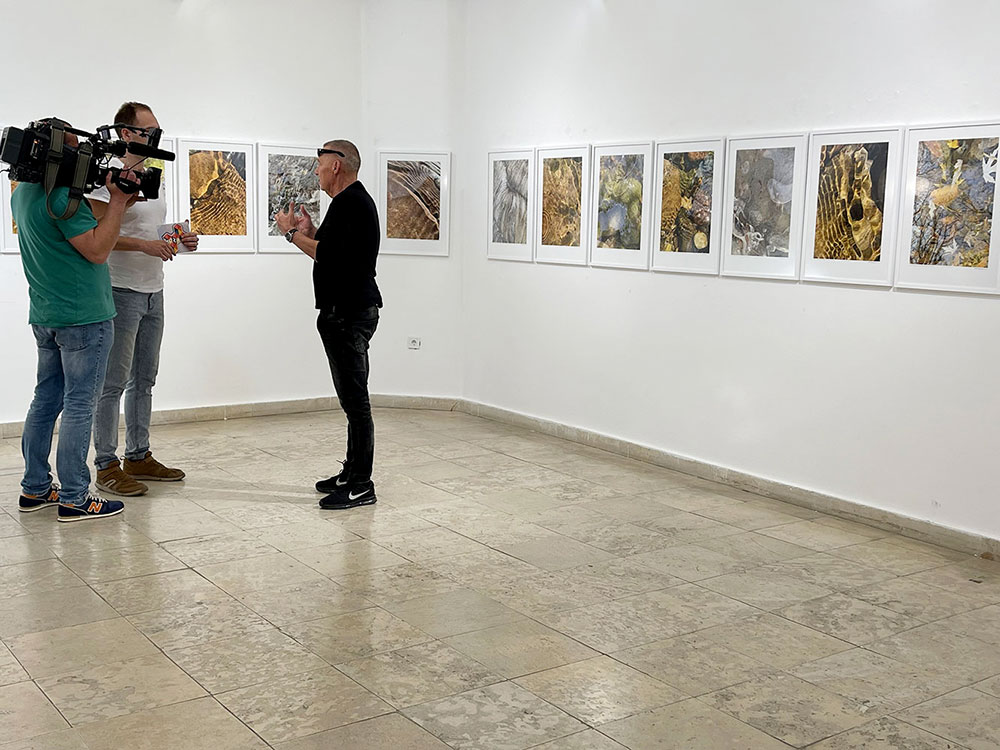 Végtelen színjáték kiállítás