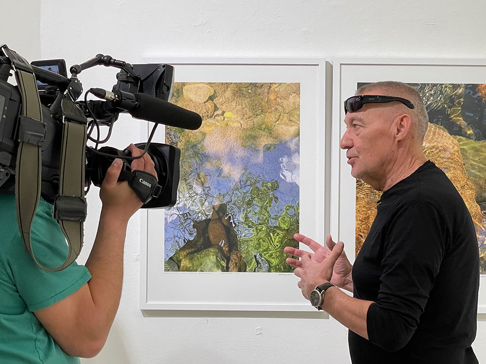 Végtelen színjáték kiállítás