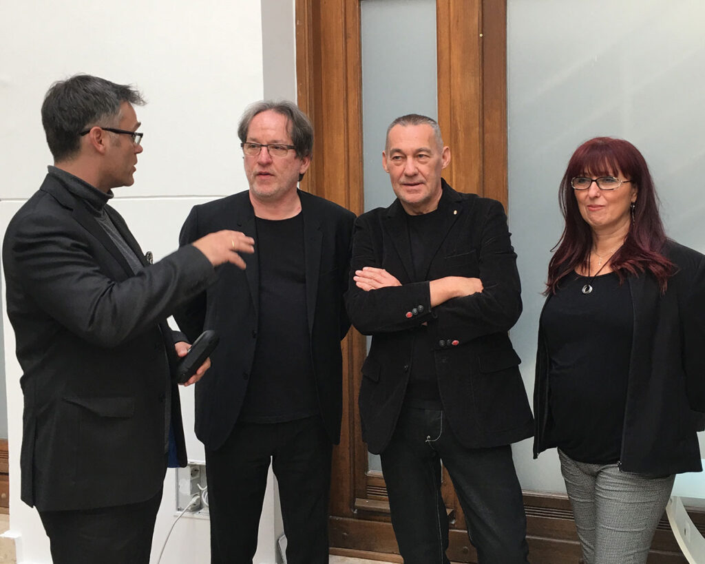 Káosz és rend kiállítás